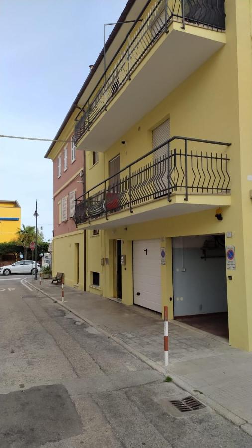 Appartamento Marcella A Due Passi Dal Mare Marcelli Exteriör bild